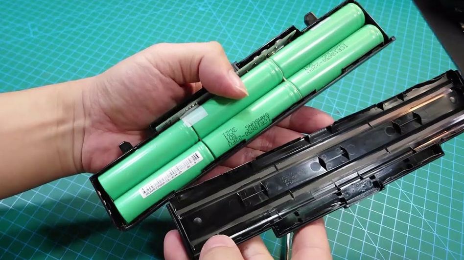 Recycling old batteries of laptop Recycling old batteries of laptop