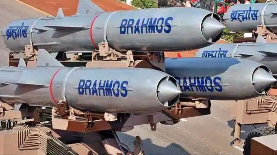 गणतंत्र दिवस परेड के दौरान ब्रह्मोस मिसाइल गणतंत्र दिवस परेड के दौरान ब्रह्मोस मिसाइल