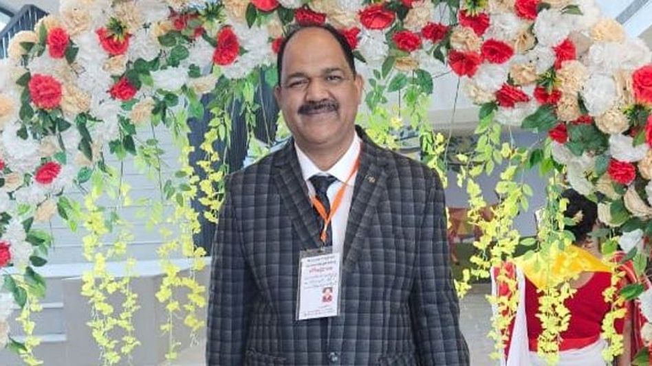 बीएसए अधिकारी राकेश सिंह बीएसए अधिकारी राकेश सिंह