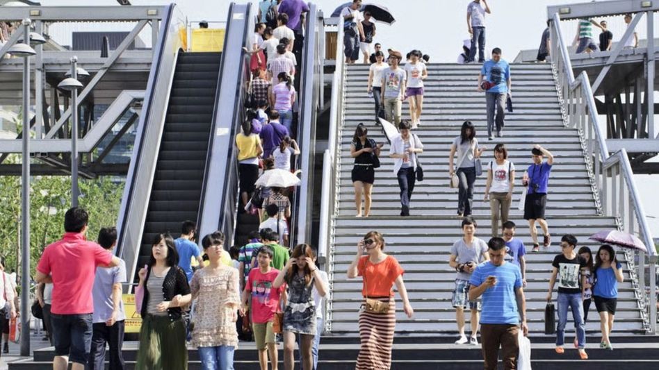 safe distance walking rule: Shutterstock safe distance walking rule: Shutterstock