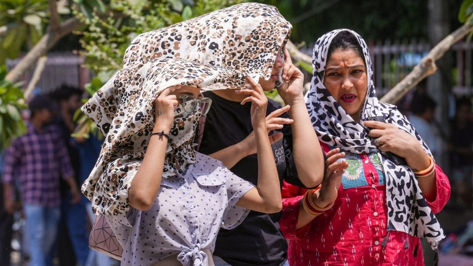 Rajasthan Weather Update: राजस्थान में गर्मी का कहर! 11 जिलों में लू का अलर्ट, जानें कब से होगी तापमान में गिरावट और बारिश - Temperature in Rajasthan crosses 47 degree mark Heat