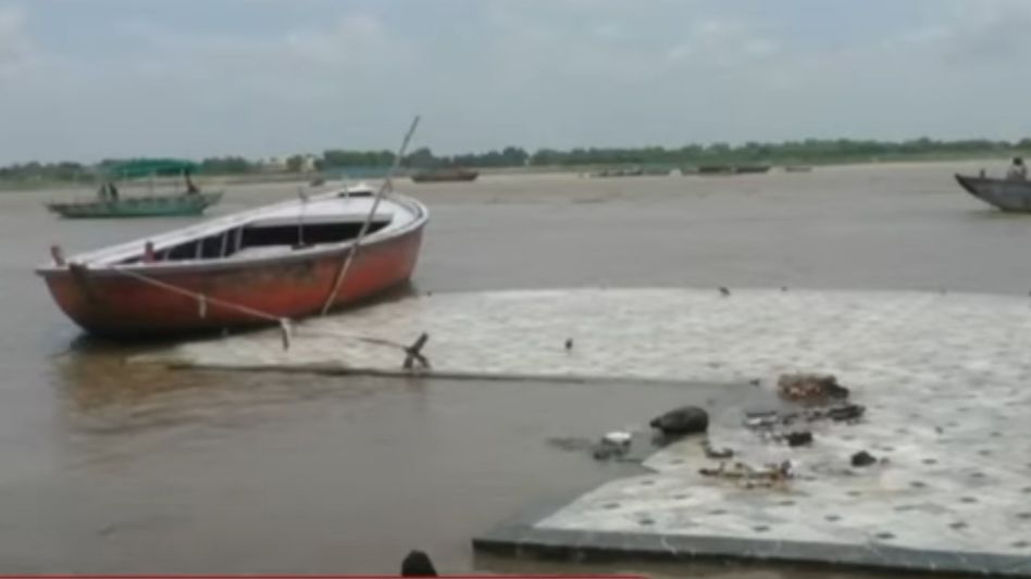 Ganga level rising in Varanasi Ganga level rising in Varanasi