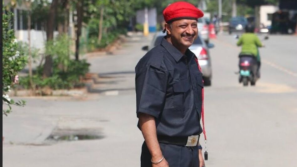 Abhishek Kumar, Cofounder and CEO, MyGate working as a guard. (Source: LinkedIn/Abhishek Kumar) Abhishek Kumar, Cofounder and CEO, MyGate working as a guard. (Source: LinkedIn/Abhishek Kumar)
