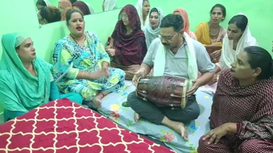 Transgender community sent rakhis to the soldiers Transgender community sent rakhis to the soldiers