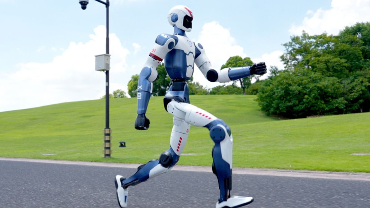 Humanoid Robot (Photo: https://www.unitree.com/R1)