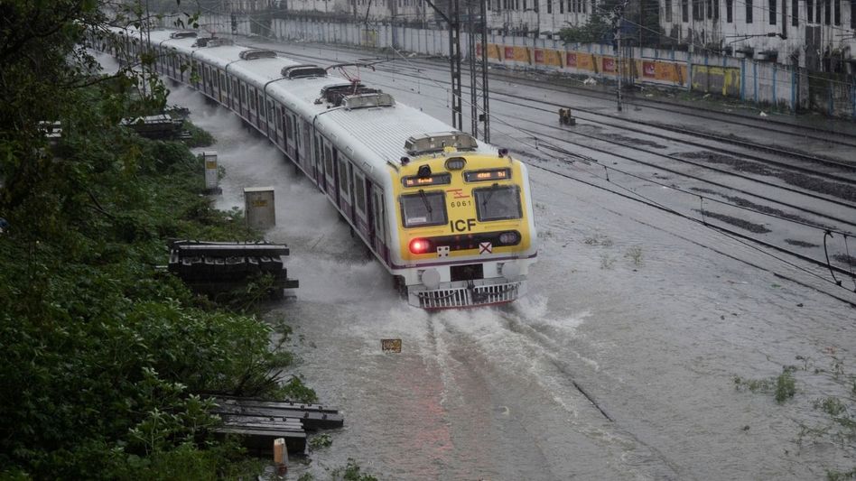 Waterlogging in Mumbai after heavy rain Waterlogging in Mumbai after heavy rain