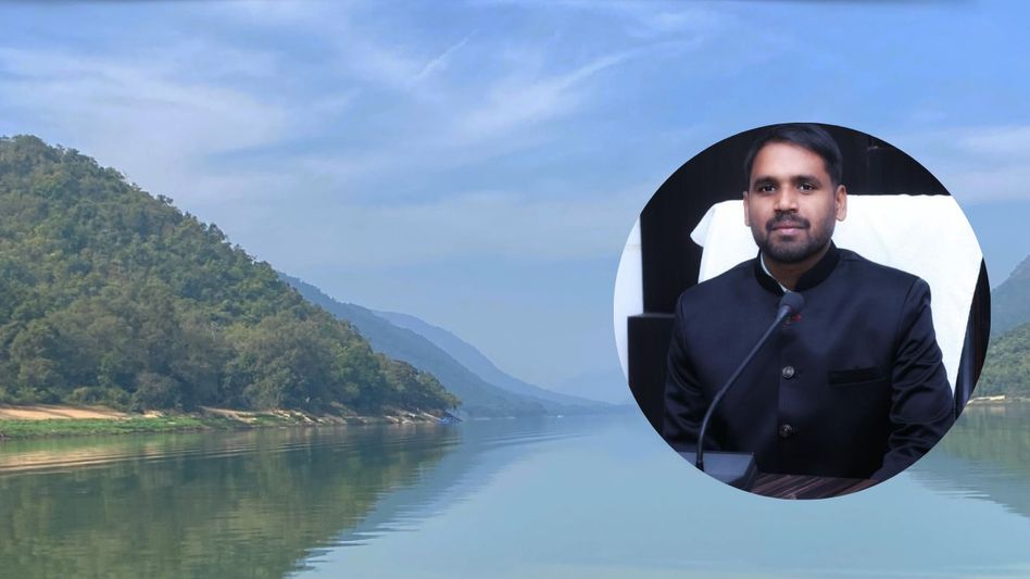 IAS Abinash Mishra started Mahanadi Awakening Abhiyan (Photo: Facebook) IAS Abinash Mishra started Mahanadi Awakening Abhiyan (Photo: Facebook)