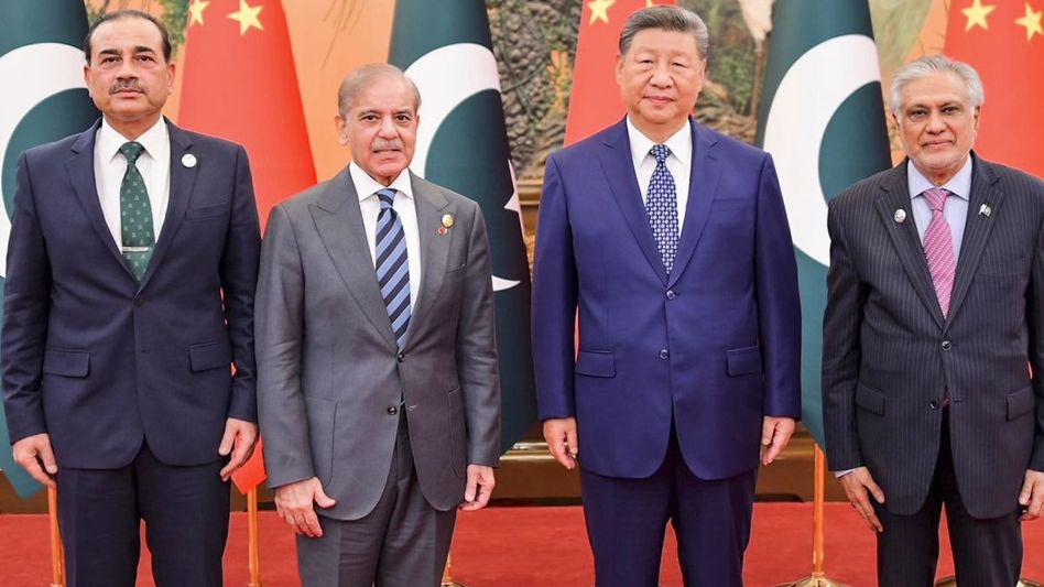 Pakistani PM with Chinese President Pakistani PM with Chinese President