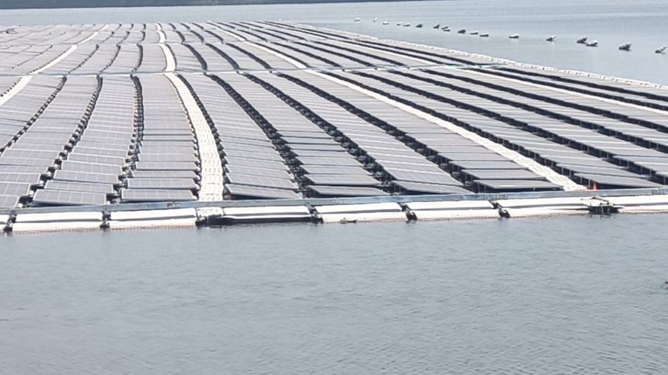 Floating Solar Plant Floating Solar Plant