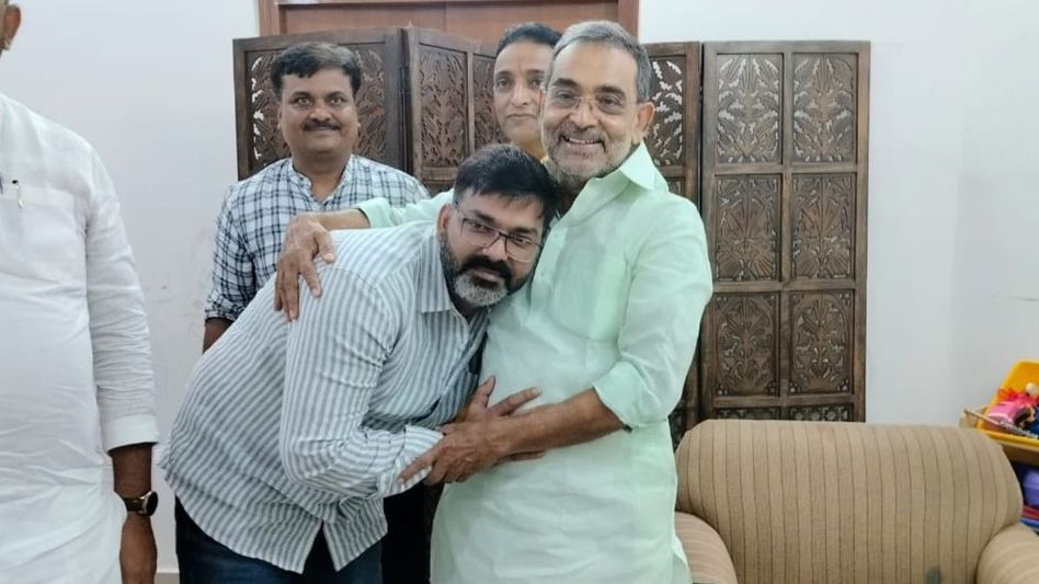 Pawan Singh met Upendra Kushwaha Pawan Singh met Upendra Kushwaha