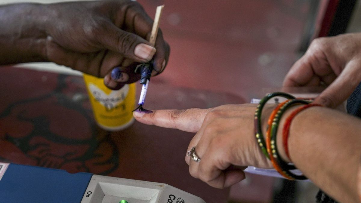 UP Panchayat Chunav - UP Panchayat Chunav: शहरीकरण ने बदली पंचायतों की  तस्वीर, परिसीमन में घटे 644 क्षेत्र पंचायत वार्ड, 15 जिला पंचायत वार्ड - UP  Panchayat Elections ...