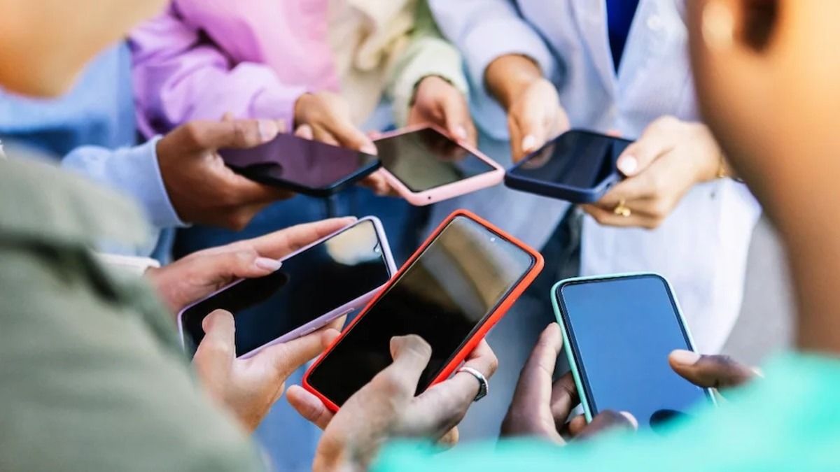 Mobile  (File Photo )