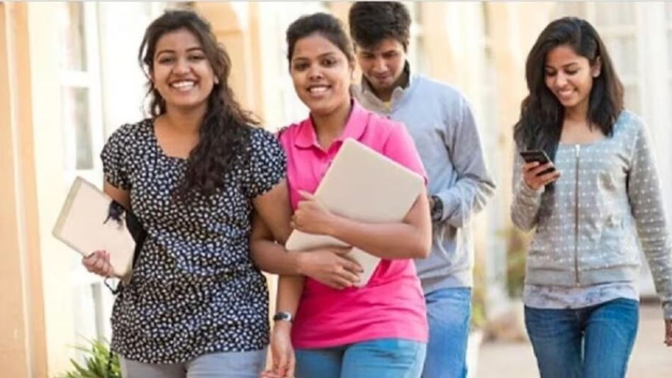 Students (File Photo) Students (File Photo)