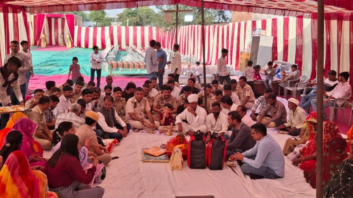 पुलिसवालों ने कुक की बेटी की शादी कराई