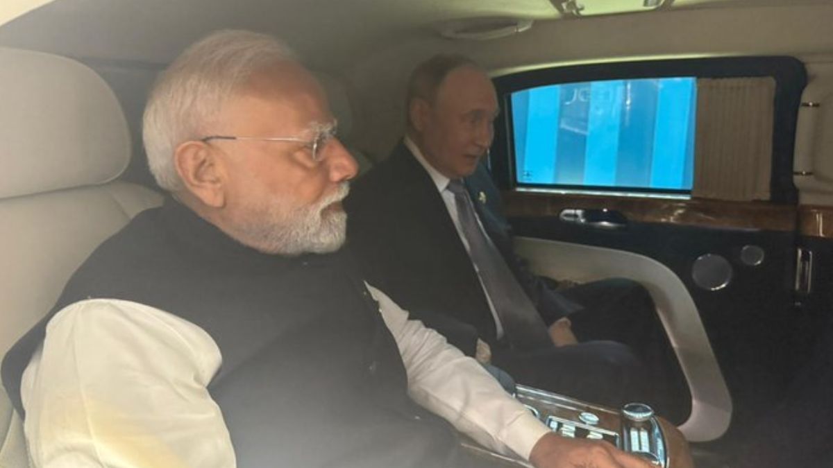 PM Modi and Putin spent time inside the car in Tianjin (Photo/X)