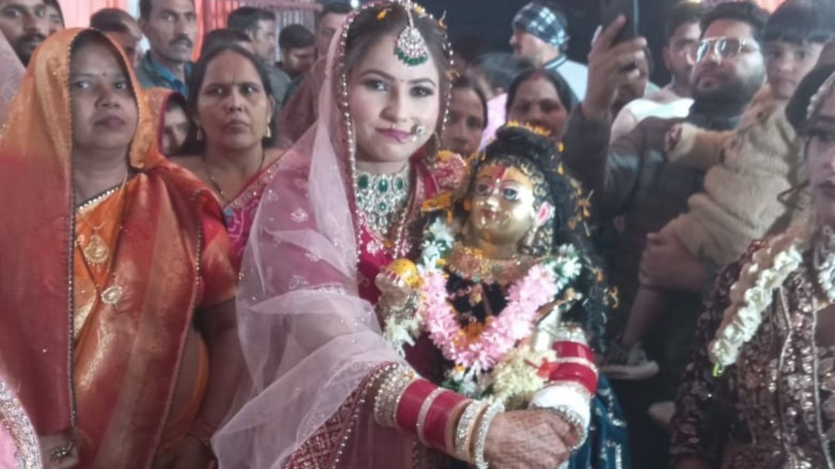 Pinky Sharma Married Lord Krishna