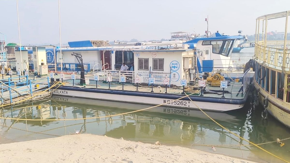 हाइड्रोजन वाटर टैक्सी.(Photo: Roushan Kumar/ITG)