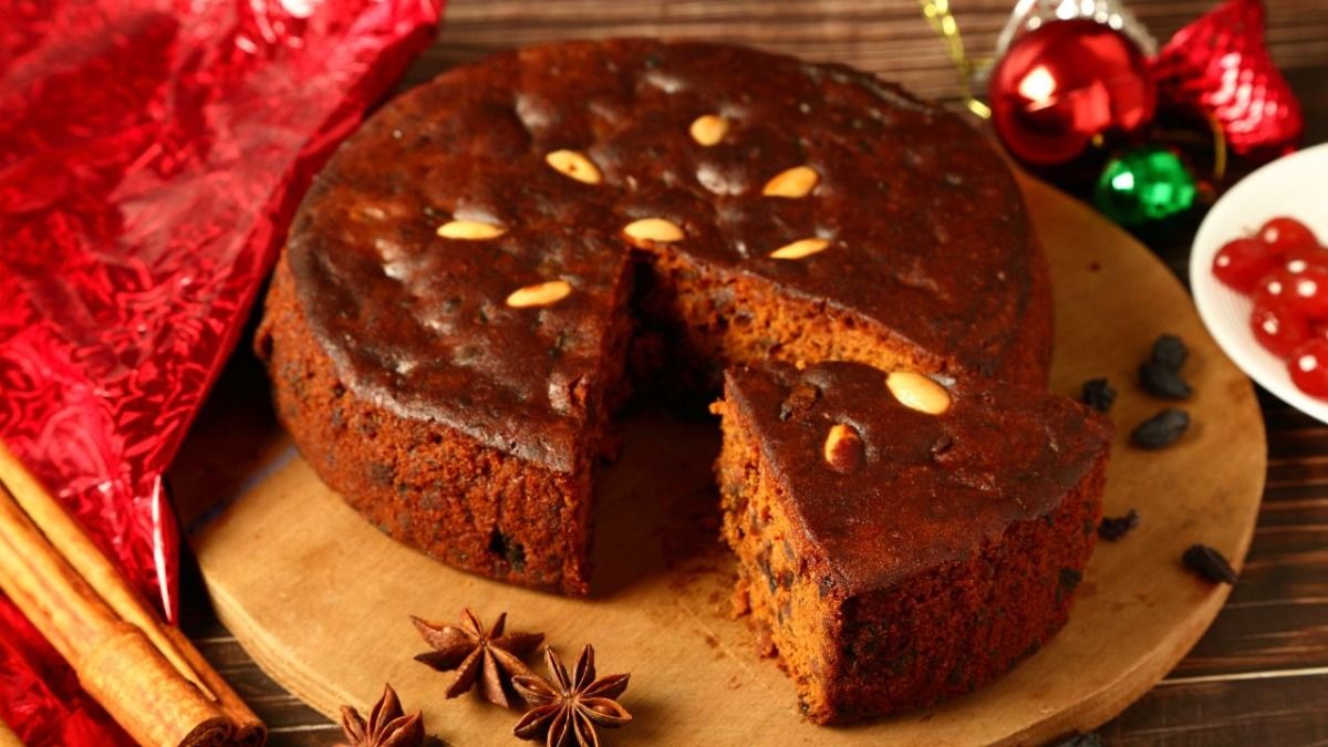 घर पर बनाएं एगलेस प्लाम केक