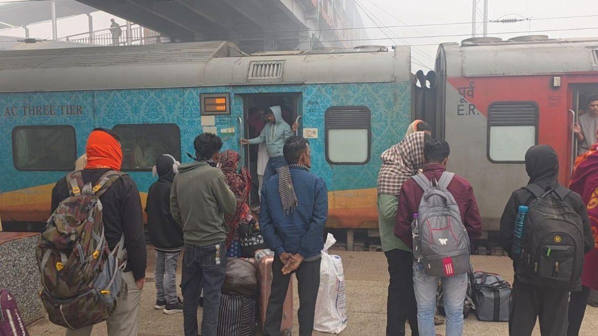 Dense Fog Disrupts Rail