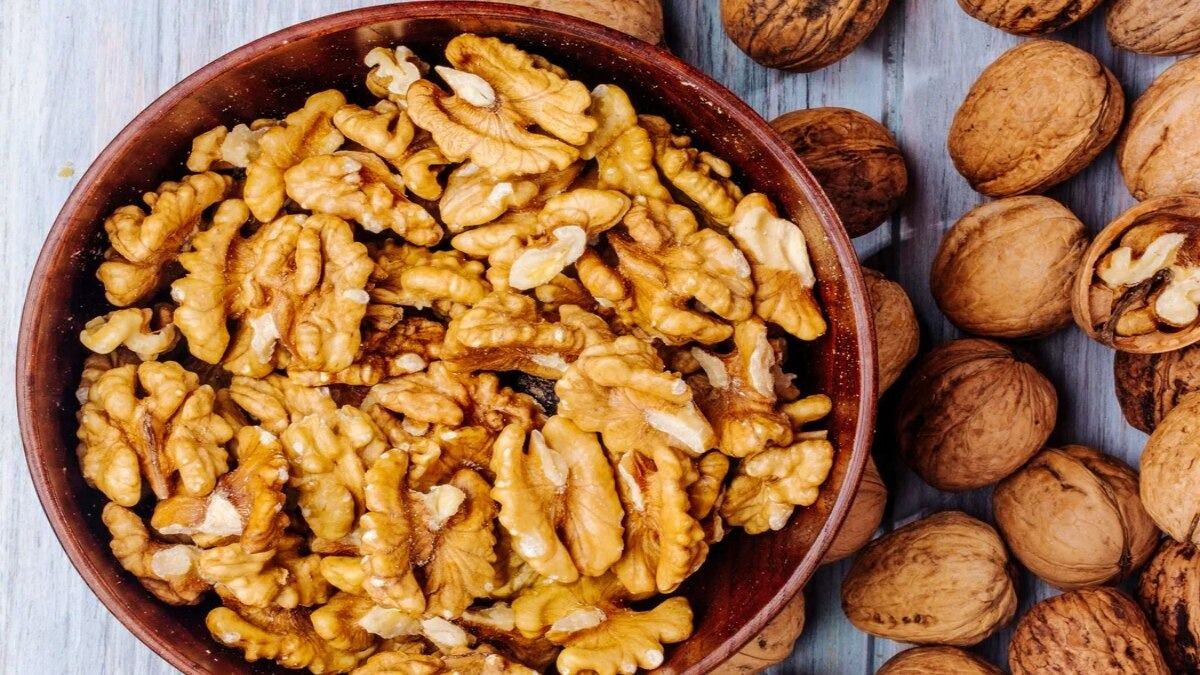 रोजाना भिगोए हुए अखरोट खाने से मिलते हैं ये 7 बड़े फायदे