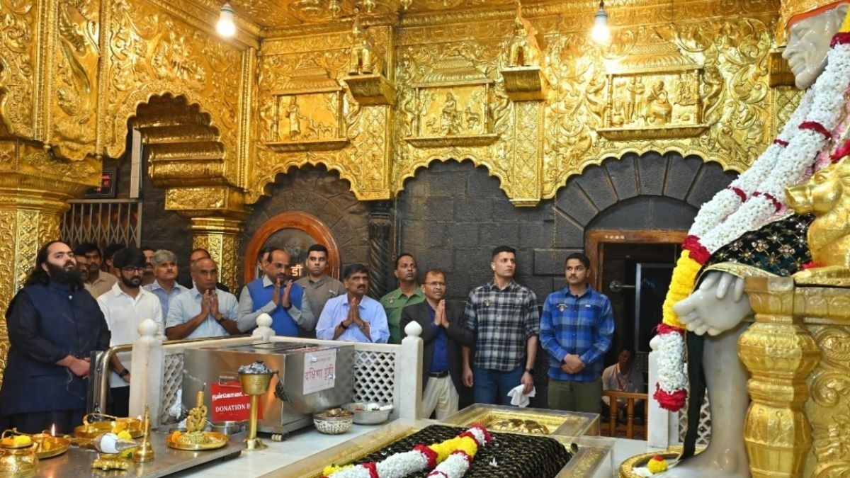 Anant Ambani in Shirdi Sai Baba Temple