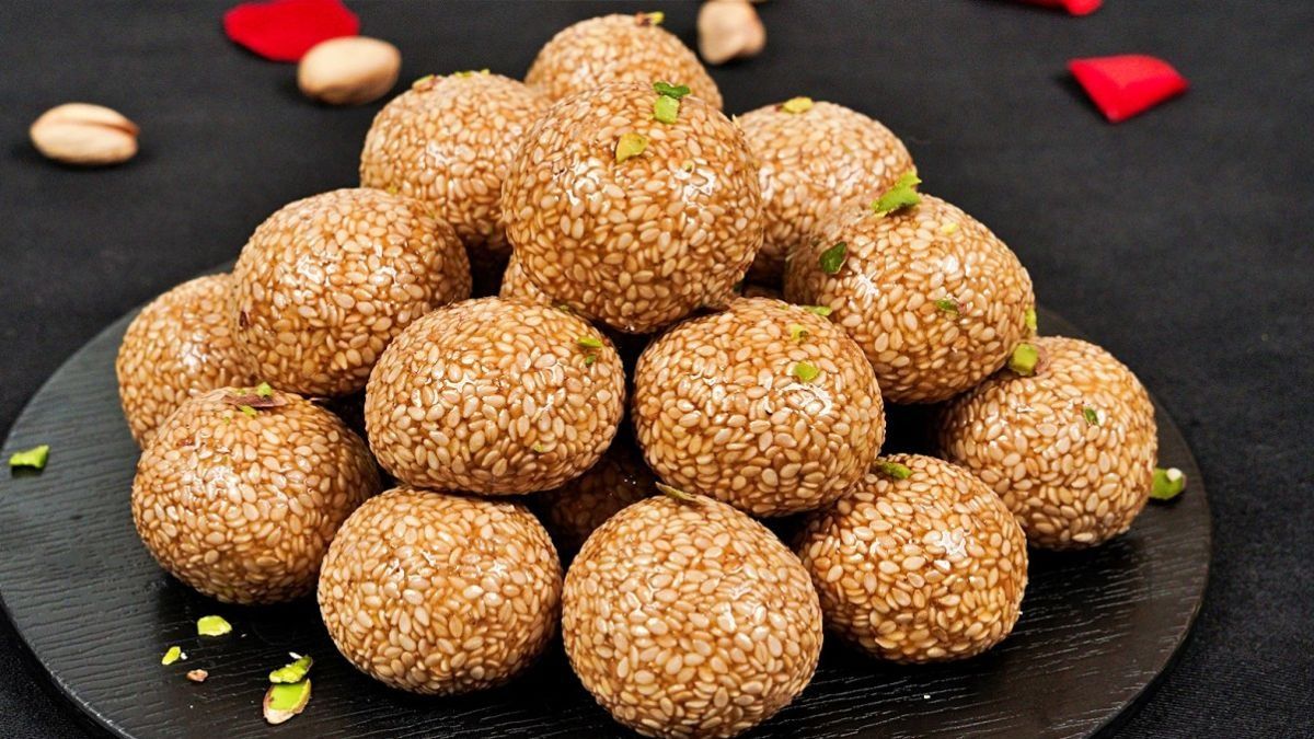 Til ke laddu Recipe