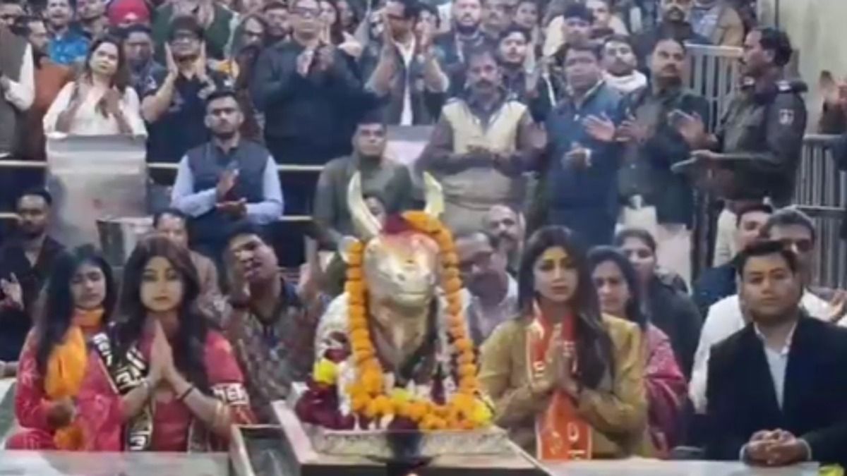 शिल्पा शेट्टी और शमिता शेट्टी ने किए बाबा महाकाल के दर्शन करने पहुंचीं