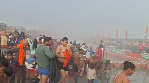 मौनी अमावस्या स्नान के लिए जुटी भीड़