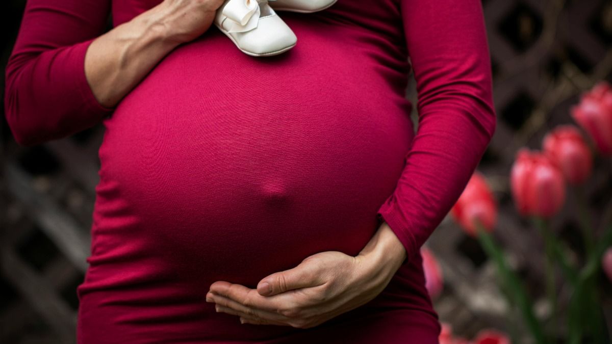 बीजिंग में पेंशनर्स की प्रेग्नेंसी जांच!