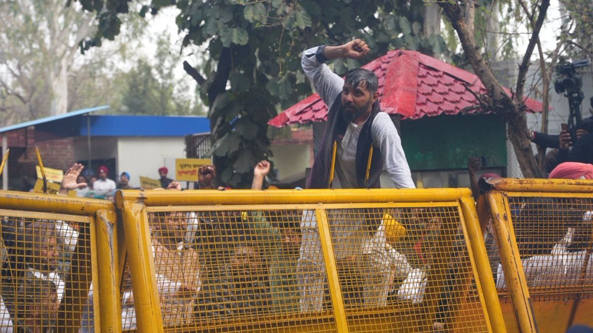 AAP protests against Congress