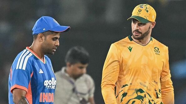 South Africa's captain Aiden Markram (R) and India skipper Suryakumar Yadav in this frame. (Getty)