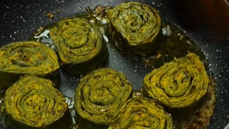 अरबी के पत्तों के पकोड़े रेसिपी इन हिन्दी