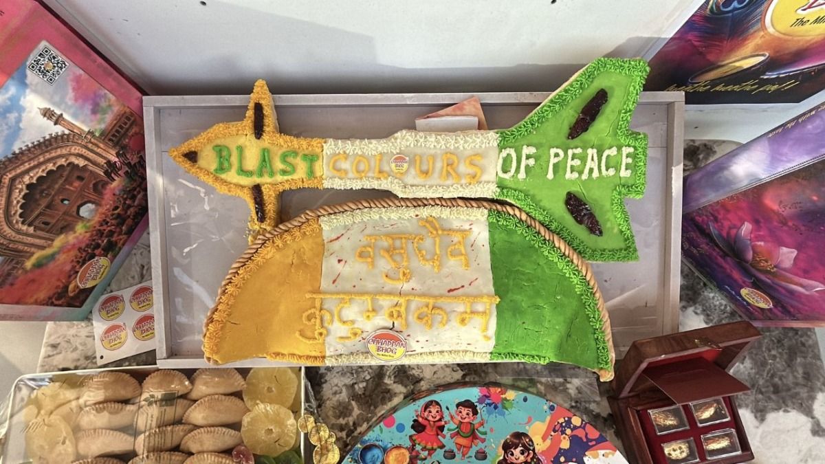 60 हजार रुपये किलो की गोल्ड कोटेड गुझिया