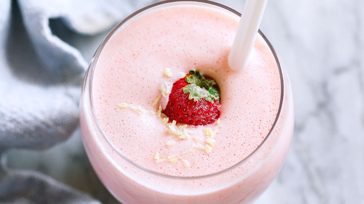 strawberry smoothie 
