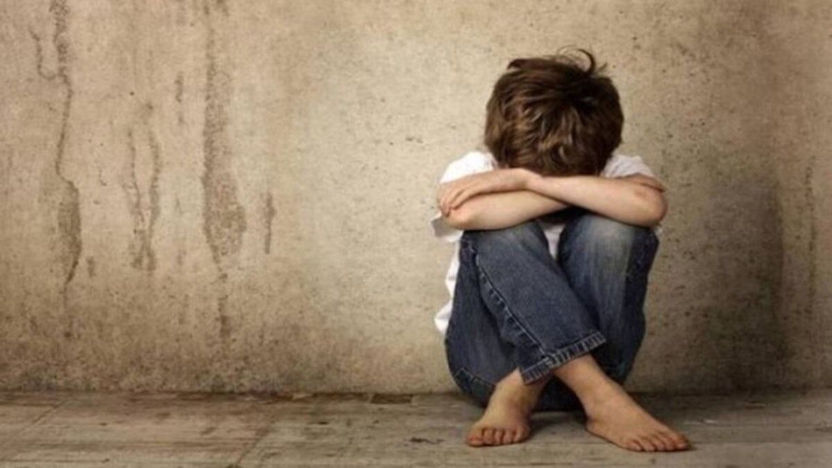 Child with low confidence due to stammering