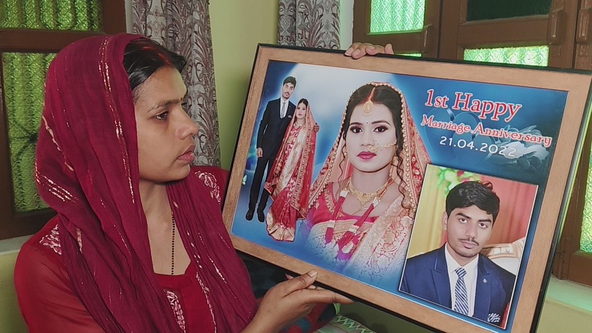  Husband stuck in Iran wife cried and requested Indian government