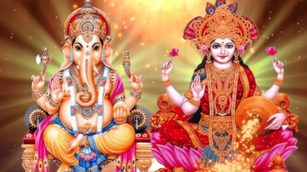  Lord Ganesha and Maa Lakshmi
