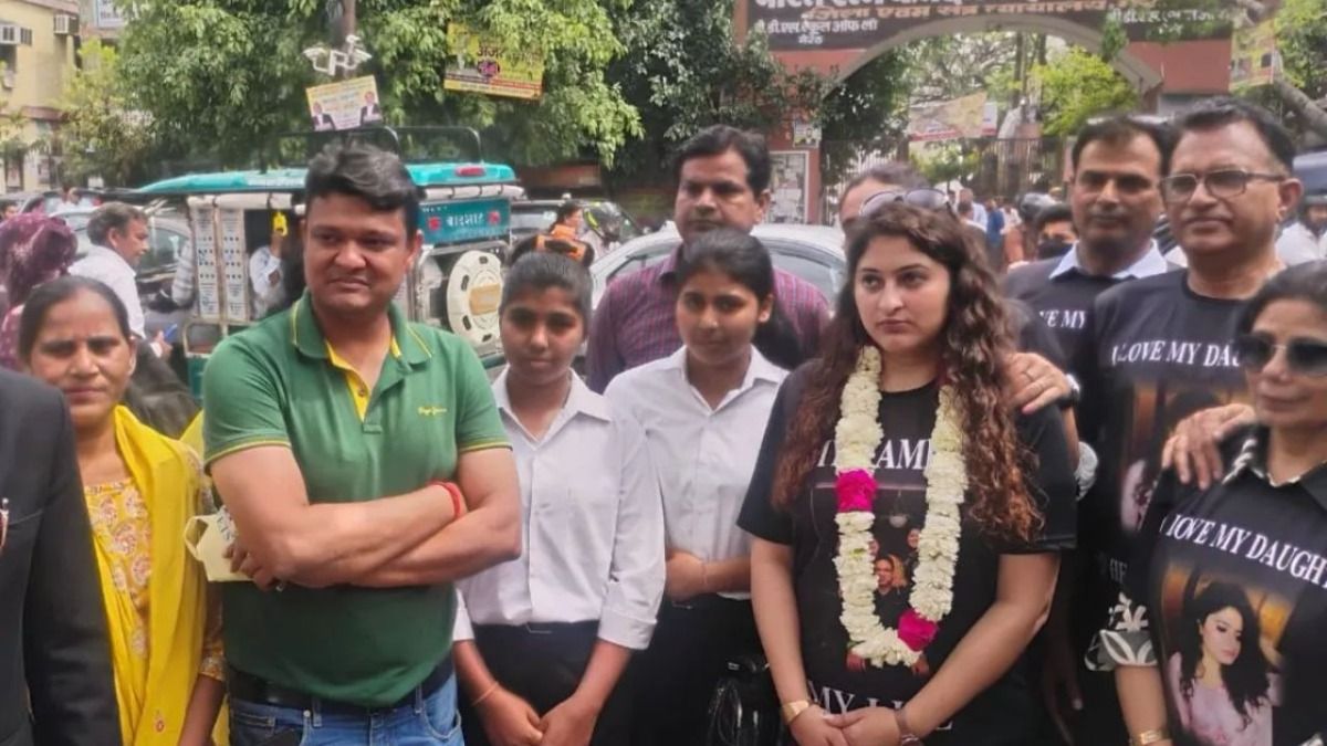 बेटी की तलाक के बाद रिटायर्ड जज ने बजवाया ढोल-नगाड़े