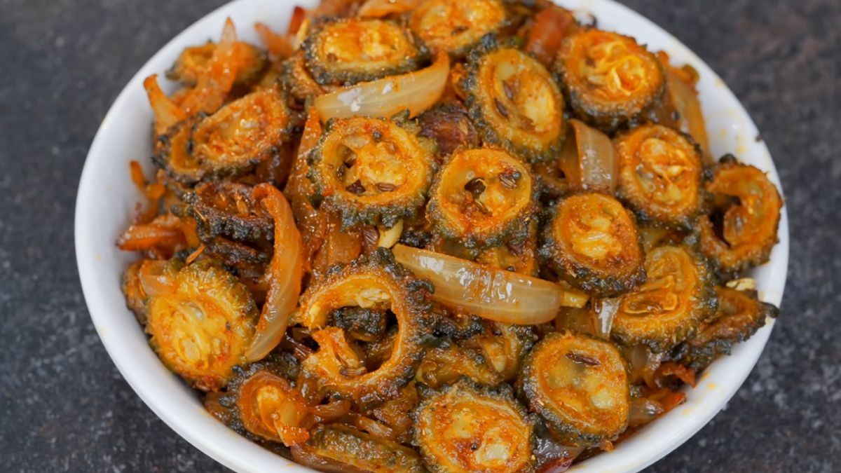 करेले की कड़वाहट कैसे दूर करें