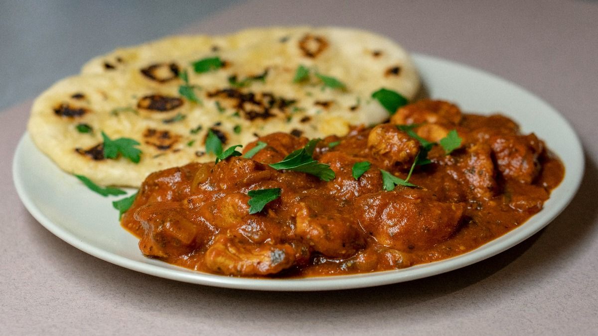 butter chicken and garlic naan