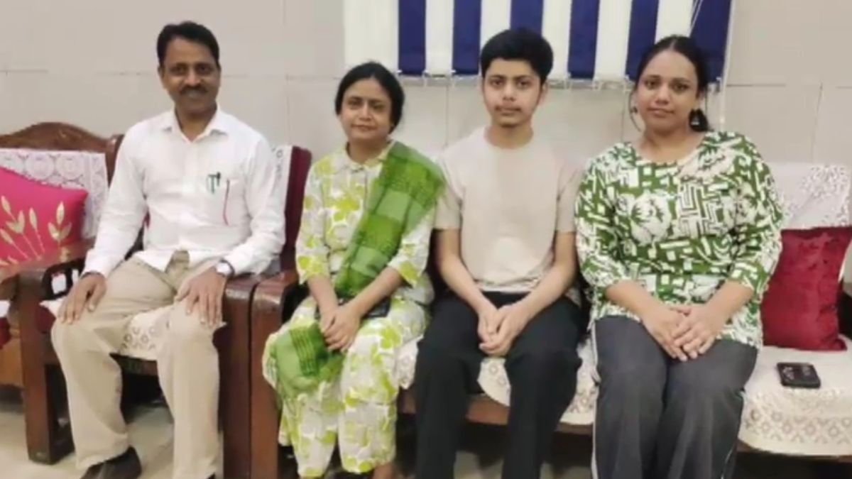 Avi Goyal with his Family