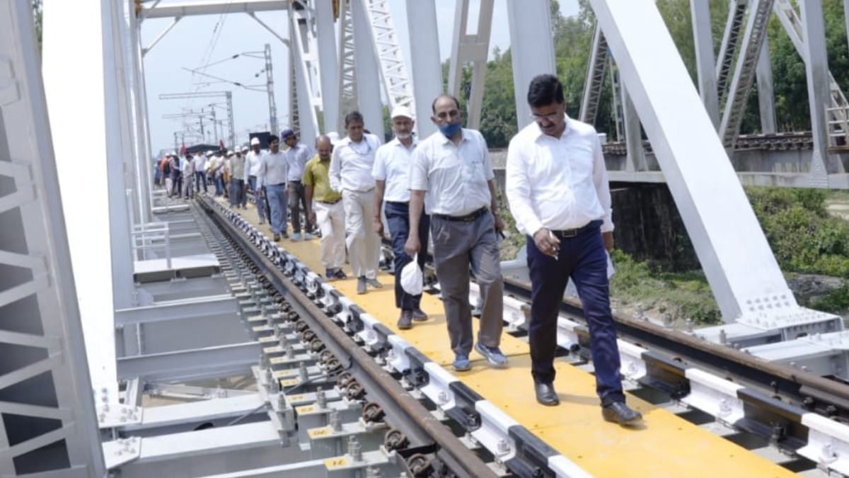 Double line railway