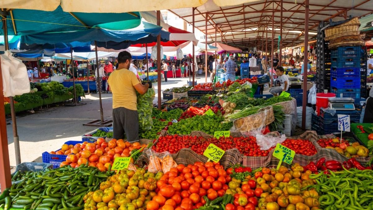 cheapest vegetable market in delhi