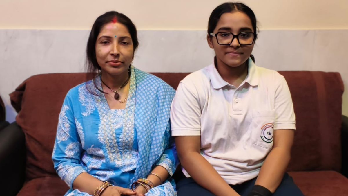 Vaishnavi Jha with family