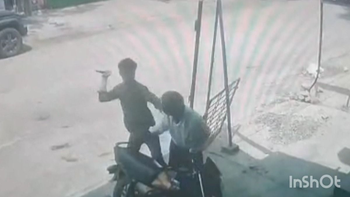 Lover Stabs Girl Father