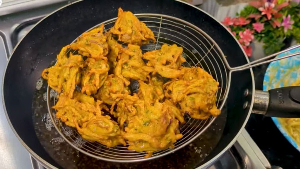 Aloo pyaz crispy pakora recipe