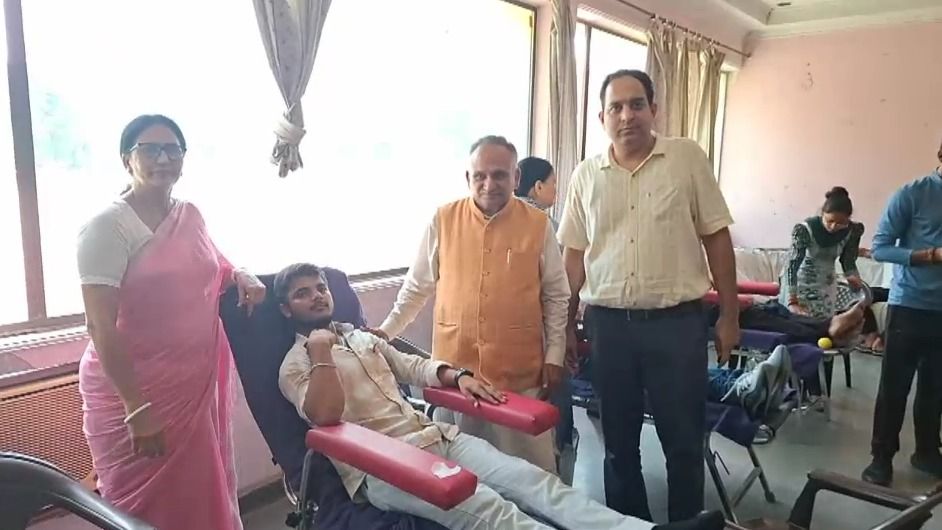 Blood Donation Camp on Wedding Anniversary