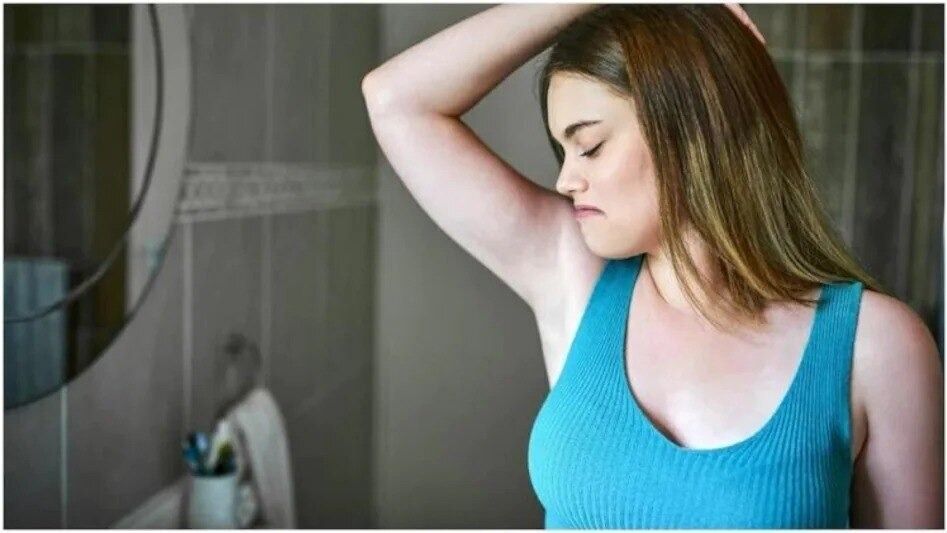  Body odor in rainy season