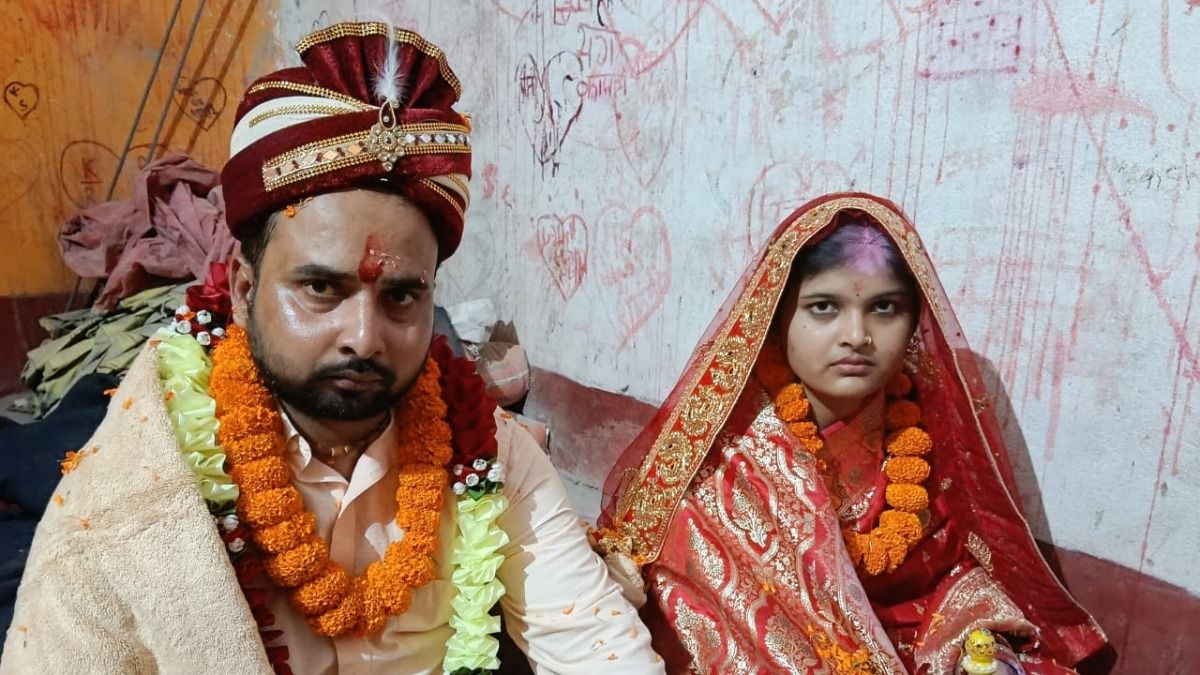 शादीशुदा प्रेमिका से रात के अंधेरे में मिलने पहुंचा प्रेमी