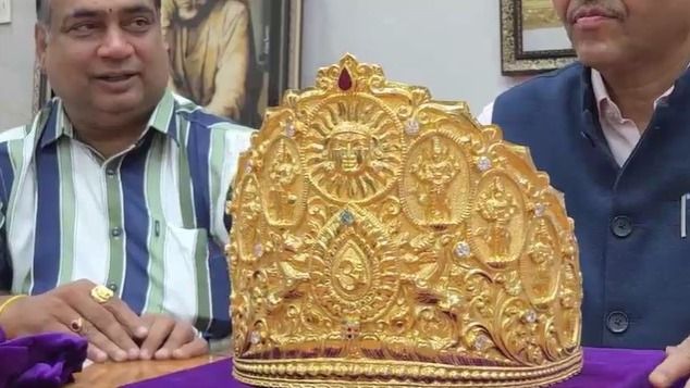 Shirdi Sai Baba gold crown